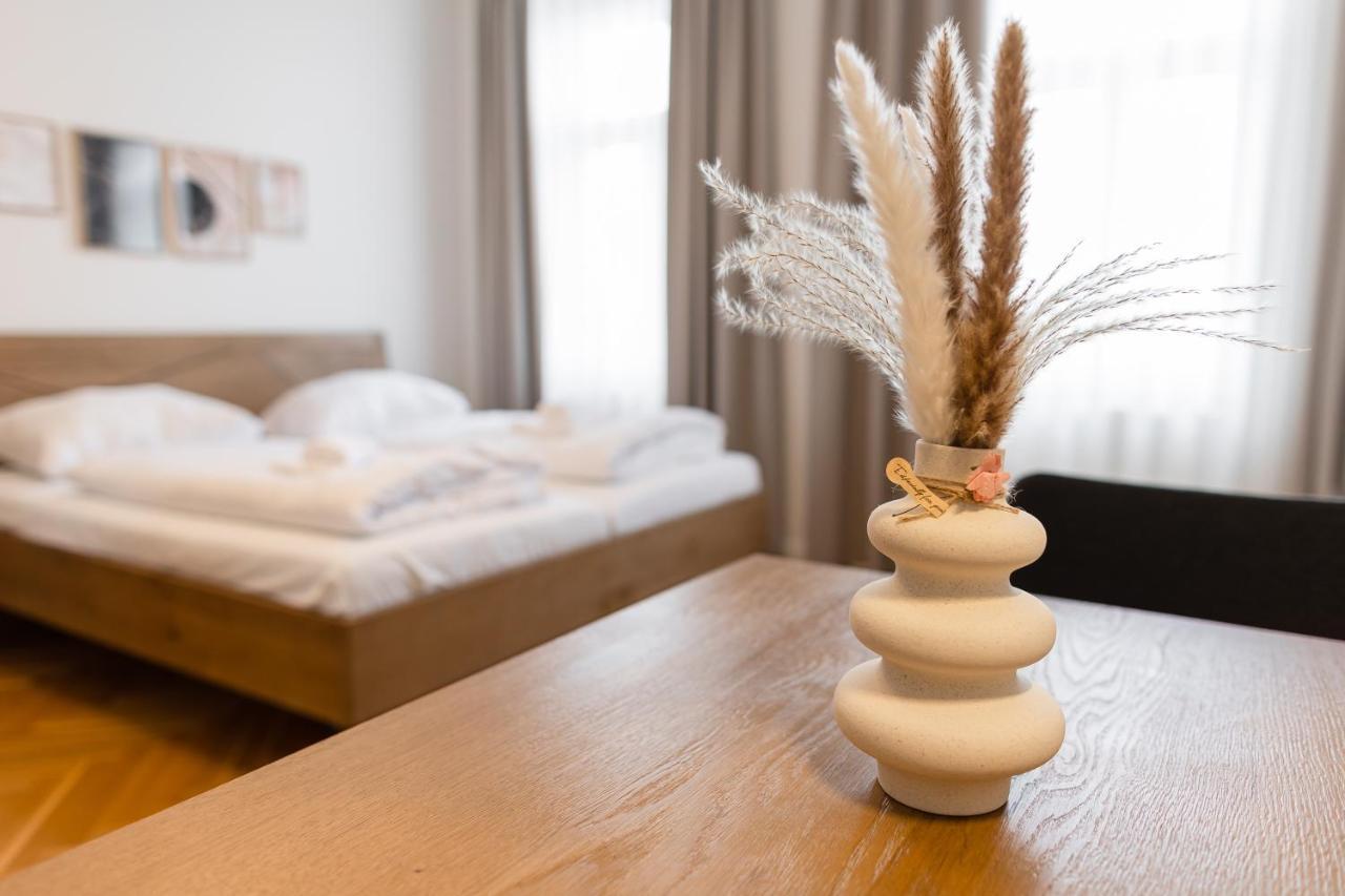 Nadland Apartment Wehlistrasse Vienna Esterno foto